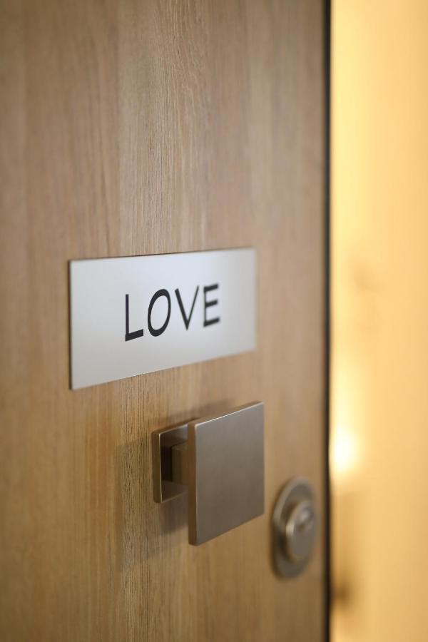 Love Lifestyle Suite Афины Экстерьер фото